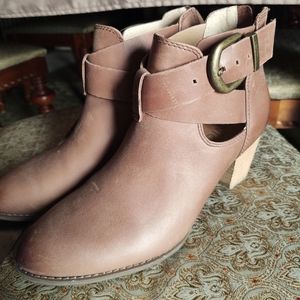 Vionic Brown Boots 8.5